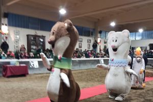 11 mascotte milano Cortina.jpg